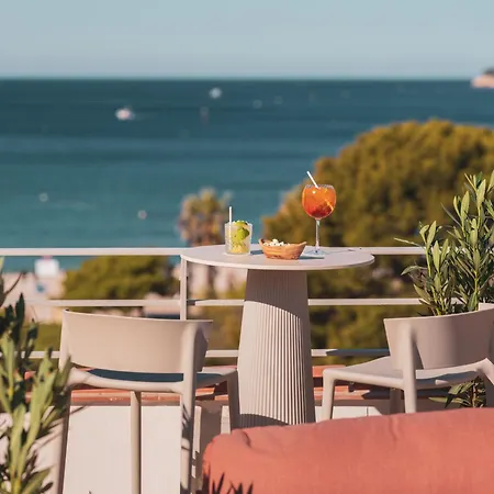 Liautaud Rooftop Hotel