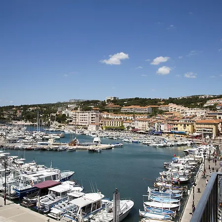 Liautaud Rooftop Hotel 4*